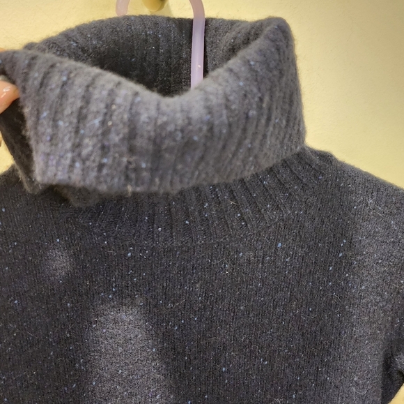 J. CREW navy Blue Cowl Neck 80% Lamb wool sweater size XS - Picture 5 of 9